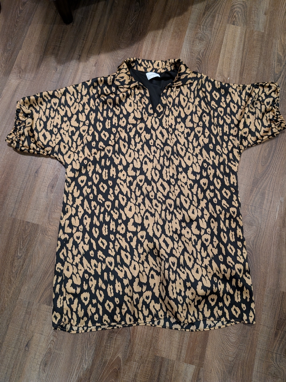 Women's Black and Tan Leopard Print Short-Sleeve Dress